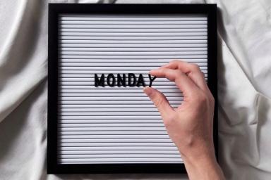 понедельник